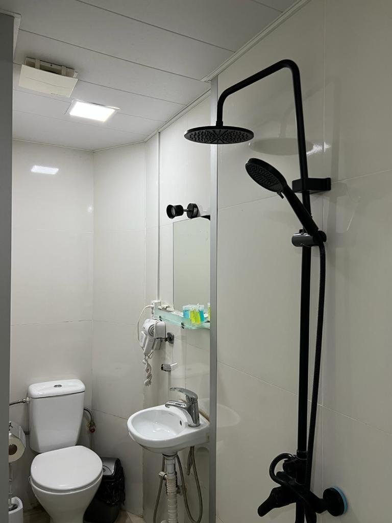 Elno Hotel Тбилиси Экстерьер фото