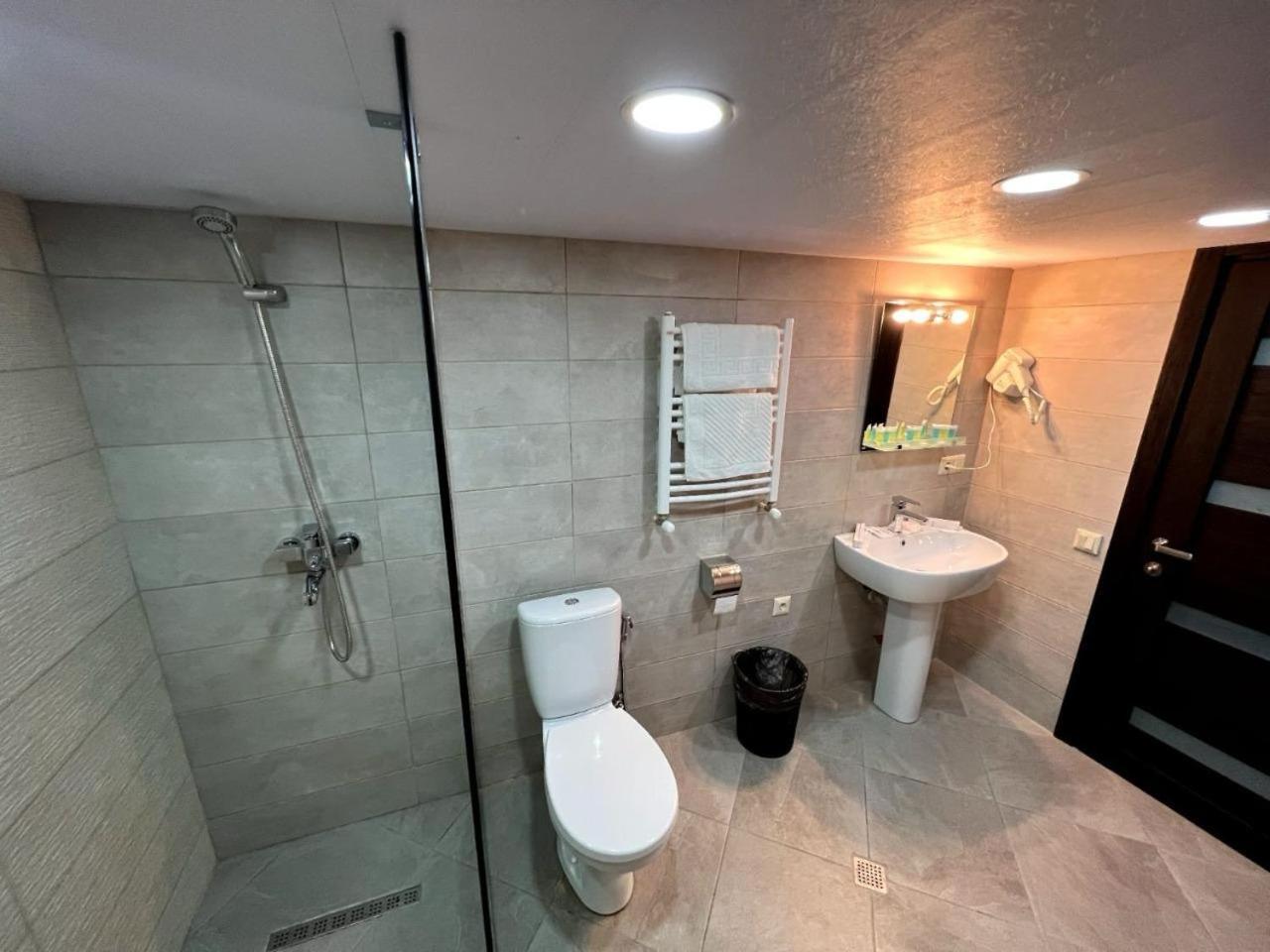 Elno Hotel Тбилиси Экстерьер фото